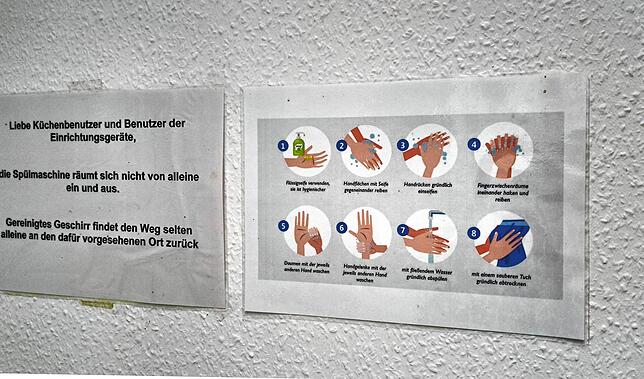 Bei der Staatsanwaltschaft Waldshut-Tiengen hängen im Küchenbereich noch genaue Anweisungen, wie die Hände zu waschen sind – besonders ...