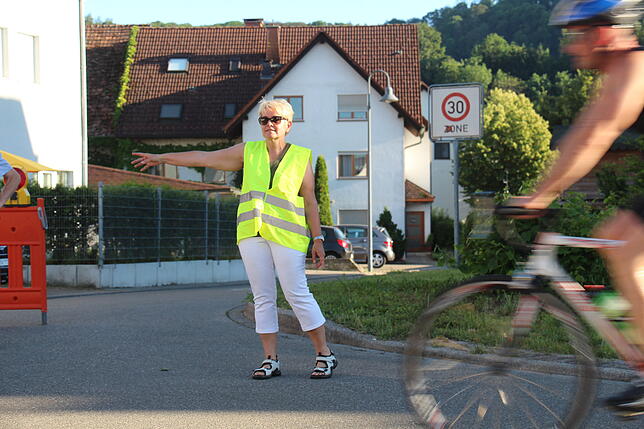 Bild 7: Die helfenden Hände der Triathlon-Nacht in Lauchringen &ndash; Ohne sie wäre eine solche Veranstaltung nicht zu stemmen