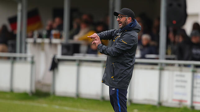 Trainer Alessandro Paolantonio und der SV Orsingen-Nenzingen besiegten das erste Mal nach zehn Jahren den SV Deggenhausertal.