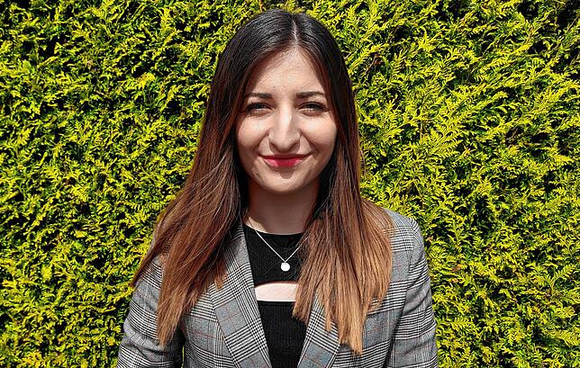 Giuliana Ioannidis, Studentin