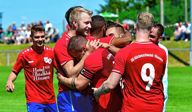 Bild 37: SG Höchenschwand/Häusern steigt nach 4:0 gegen FC Erzingen II auf &ndash; und wir haben Bilder!