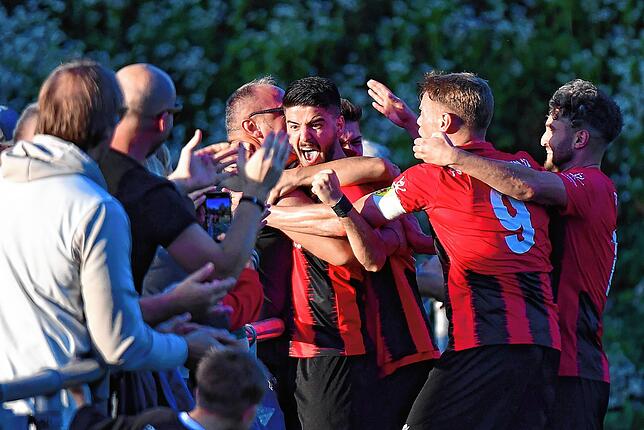 Bild 2: FSV Rheinfelden gewinnt Hochrhein-Derby beim SV 08 Laufenburg mit 2:1 &ndash; und wir haben Bilder!