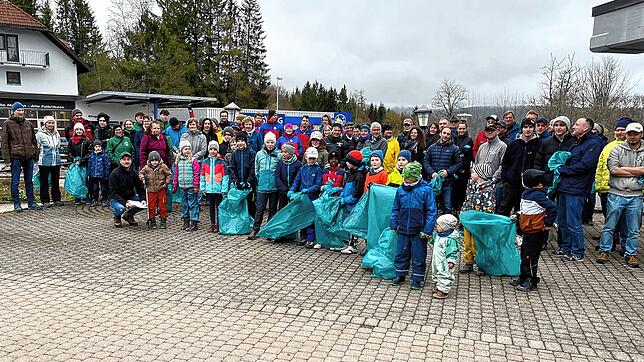 Groß war die Beteiligung an der Höchenschwander Dorfputzete. Foto: Stefan Pichler
