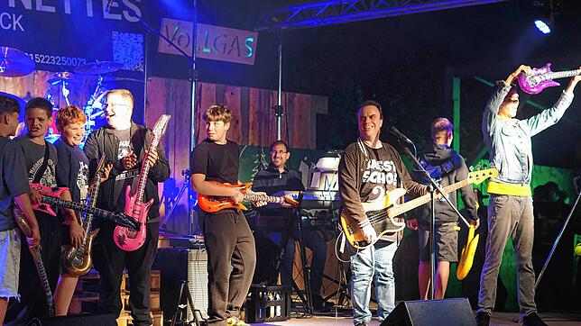 Die jungen Wilden: Auftritte mit Luft Gitarren haben Tradition beim Motorradfäscht in Grunholz.