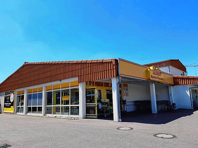 Mittwoch, 24. Juni, 20.32 Uhr: Die Netto-Filiale in der Wendelsbergstraße in Dettingen wird überfallen. Der Täter verlangte Geld, ...