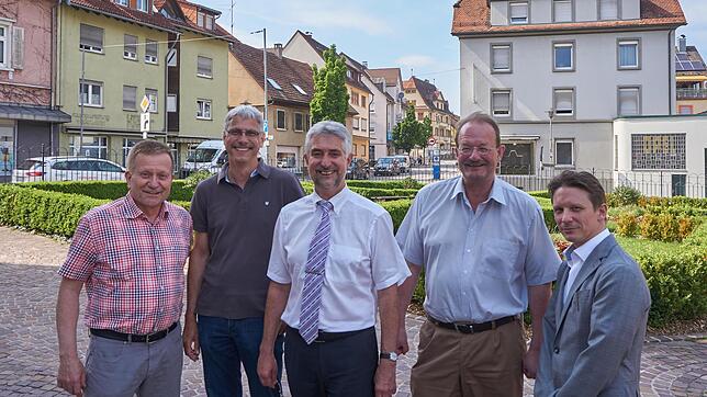 Teamarbeit fürs Stadtmarketing (von links): Kulturamtsleiter Reinhard Valenta, Rolf Gallmann vom Musikverein Öflingen, Bürgermeister ...