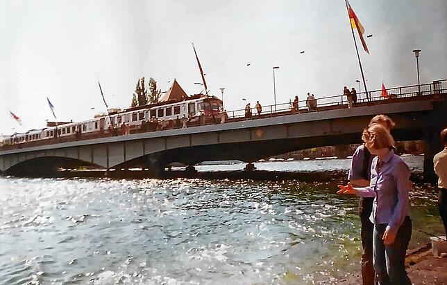 Bild 13: Hochwasser am Bodensee 1999: Diese Leserbilder zeigen das Ausmaß in Konstanz