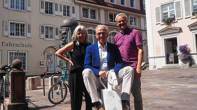 In Engen steigt am 23. Juli das Altstadtfest. Carnen Mangone von der Verwaltung, Bürgermeister Johannes Moser und Wirtschaftsförderer ...