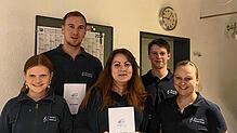 Theresa Tomm (von links), Kevin Strittmatter, Katja Schellin und Diana Mutter sind neue Mitglieder. Johannes Thoma (hinten, rechts) ...