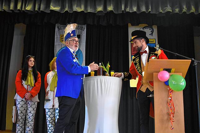 Ludwig Egenhofer (links) und Stefan Friedrich begrüßten ihre Gäste launig beim Zunftmeisterempfang im Rahmen des Seenarrentreffens in ...