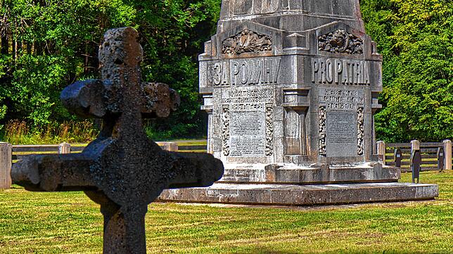 Der &bdquo;Russenfriedhof&ldquo; auf dem Gelände des Truppenübungsplatzes Heuberg in Stetten a.k.M. ist einer der historischen ...
