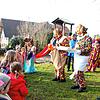 Wurst, Wecken und Orangen gab es für die Kinder in den Laufenburger Kindergärten und Schulen (im Bilder der Kindergarten in Rotzel), ...