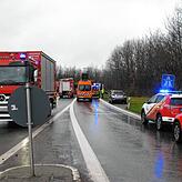 Die Abfahrt von der B33 blieb den Nachmittag über gesperrt.
