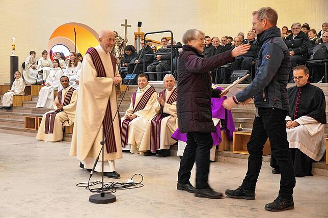 Bild 32: Die schönsten Bilder der Feier der Altarweihe in der Kirche St. Oswald in Stockach (Teil 2)