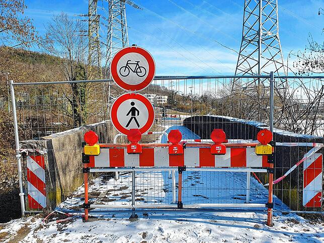 Seit März 2020 ist die Schlüchtbrücke für Fußgänger und Radfahrer gesperrt.
