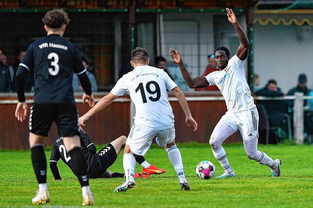 Bild 7: SV 08 Laufenburg verliert bei Spitzenreiter VfR Hausen mit 0:2 &ndash; und wir haben Bilder!