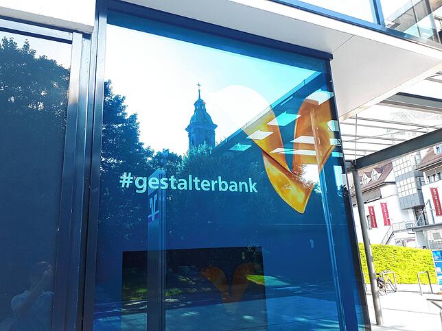 Dieser Marketingslogan der Volksbank Schwarzwald-Baar-Hegau wird nun zum Namenszusatz: Das neue Haus mit den zwei Hauptsitzen in ...