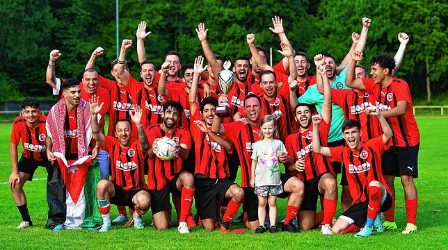 Erster Sieg seit 16 Jahren: Der FC 08 Bad Säckingen gewann den Wehratalpokal durch ein 2:0 gegen die SG FC Wehr/Brennet.