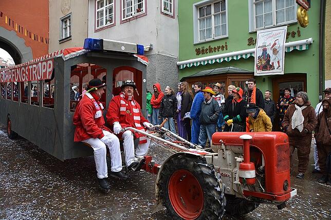 Bild 18: Meersburg im Fasnetsfieber: 1.800 Hästräger ziehen durch die Altstadt – Bilder!