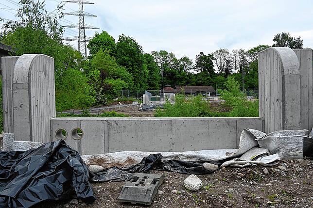 Bild 18: Brückenbau mit Nervenkitzel: Der Einbau der Neuwiesenbrücke für die Pendlerradroute P2