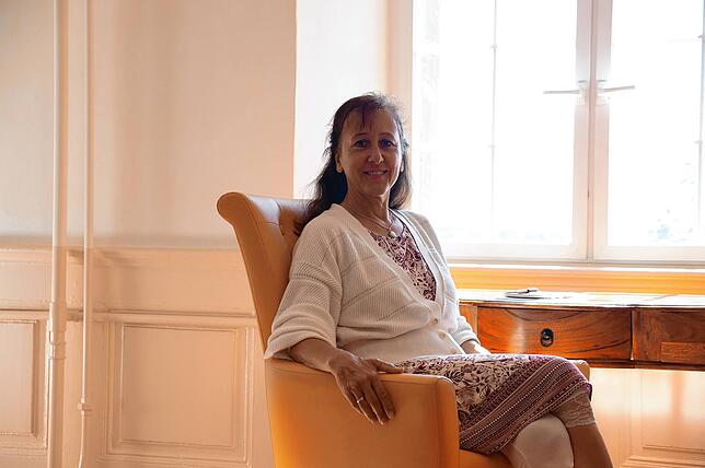 Roswitha Merazzi, Geschäftsführerin von Schloss Hohenfels, in einem der jüngst fertig gewordenen Hotelzimmer im ersten Stockwerk des ...