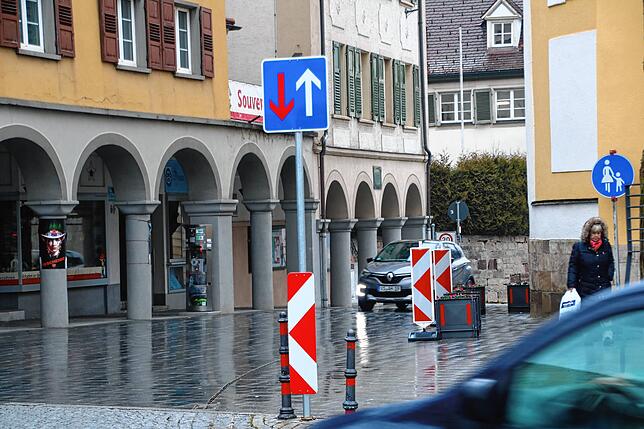 Die Vorfahrt wird durch Schilder geregelt. Doch an der Beschilderung muss nachjustiert werden, wie auch die Stadt zugibt.