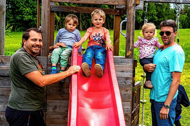 Bild 12: Viele Villinger genießen das lange Pfingswochenende im Freien