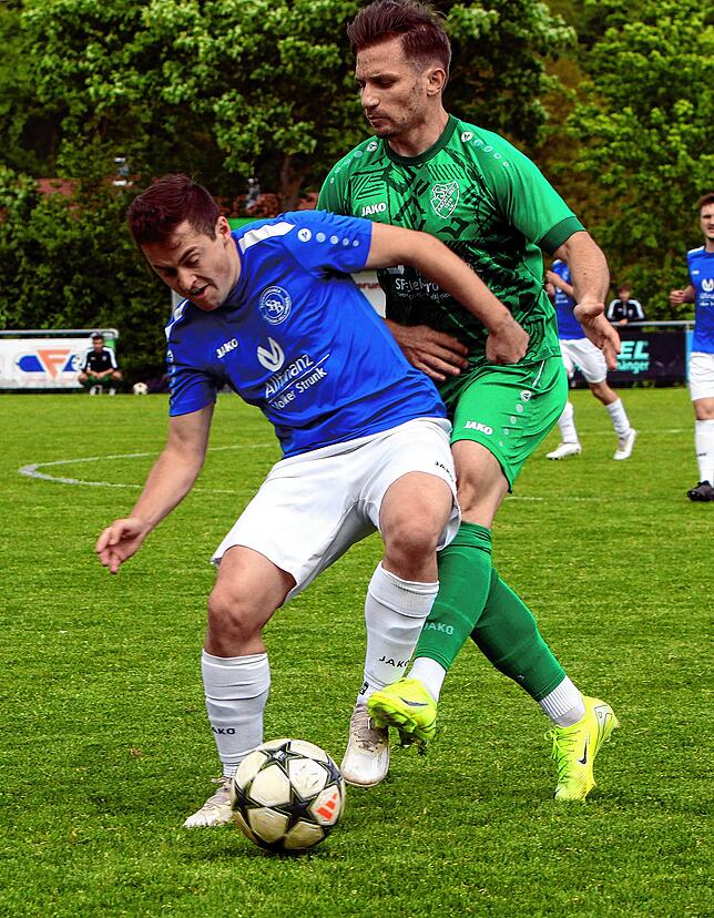 Bild 16: Der TSV Aach-Linz kantert Spfr Owingen-Billafingen 7:0 nieder. Wir waren mit der Kamera dabei.
