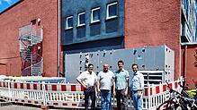 Vor der Baustelle am Gloria-Theater: Werner Zimmermann, Bürgermeister Alexander Guhl, Jochen Frank Schmidt und Alexander Dieterle. Bild: ...