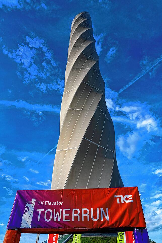 Bild 2: Atemberaubende Höchstleistungen beim Towerrun 2025