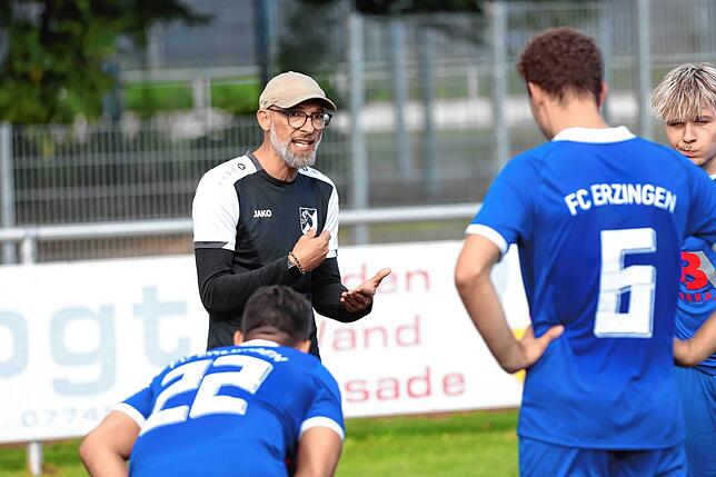 Bild 16: FC Erzingen gewinnt Derby beim SV Jestetten vor 400 Zuschauern mit 3:1 – und wir haben Fotos!
