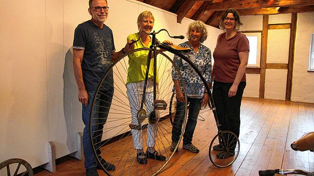 Das Ausstellungskernteam des Schwarzwaldvereins Stühlingen (von links): Gerhard Schwarz, der Vorsitzenden Jutta Binner-Schwarz, Antonia ...