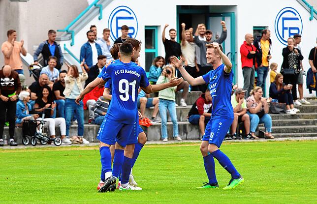 Bild 10: Die besten Bilder der Landesliga-Auftaktpartie Zwischen dem FC Radolfzell und dem TSV Singen