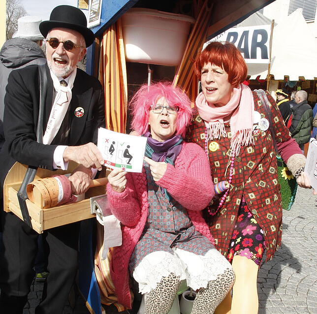 Hilfe gegen das "Verdrücken" bei Helmut Thau, Gabi Freybler und Sabine Quedzuweit. Bild: Rossner
