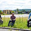 Henrike Fuder, Claudius Beck (Mitte) und Oliver Risch planen auf dem Festplatz ein neues Veranstaltungsformat mit Autokino, Comedy und ...