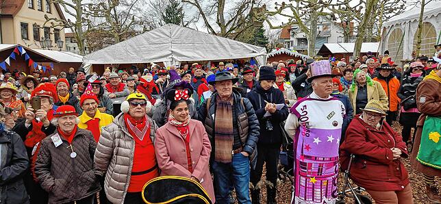 Bild 2: Vom Narrendorf in den Winzerkär
