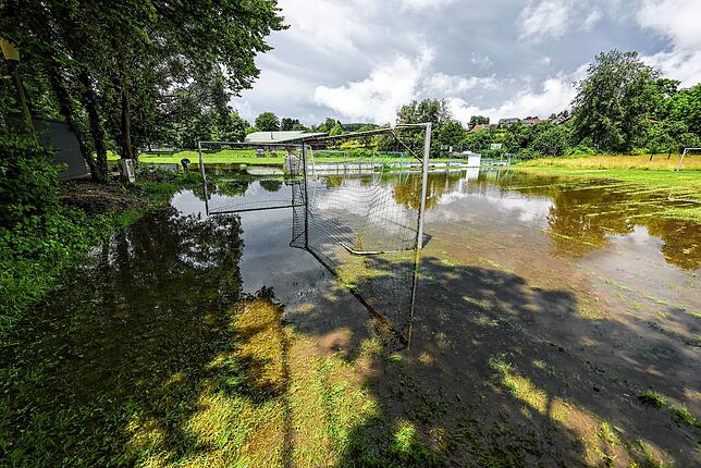 Bild 5: Abwasserkanäle kommen nicht mehr hinterher: Bilder vom heftigen Unwetter in Radolfzell