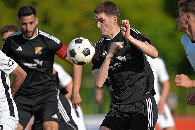 Bild 11: SV 08 Laufenburg unterliegt Tabellenführer FC Teningen mit 0:1 – und wir haben Fotos!