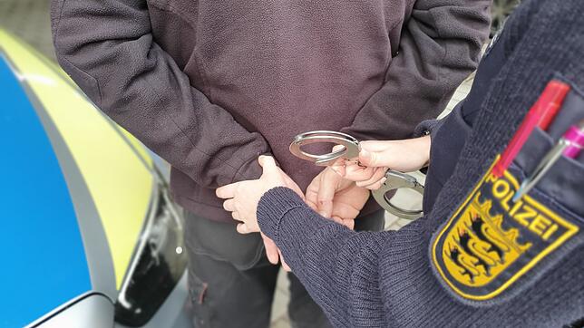 Die Landespolizei von Baden-Württemberg. Das Foto entstand als Symbolfoto im Polizeirevier Überlingen, das zum Polizeipräsidium ...