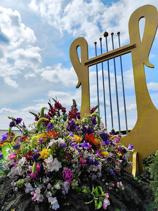 Bild 30: Bilder vom Jubiläumsumzug des Musikvereins Liggersdorf im Rahmen des Bezirksmusikfestes
