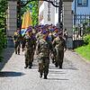 Die Soldaten marschieren am 17. Juni durch das Schlosstor ein.