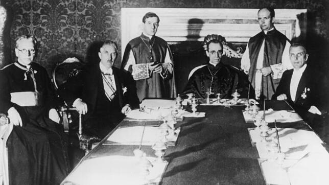 Das Reichskonkordat zwischen Deutschland und dem Vatikan wurde am 20. Juli 1933 geschlossen. Es sollte die Rechte der katholischen ...