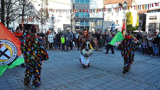 Bild 28: Konstanzer Fasnacht: Fotos von der Brunnenputzete der Blätzlebuebe