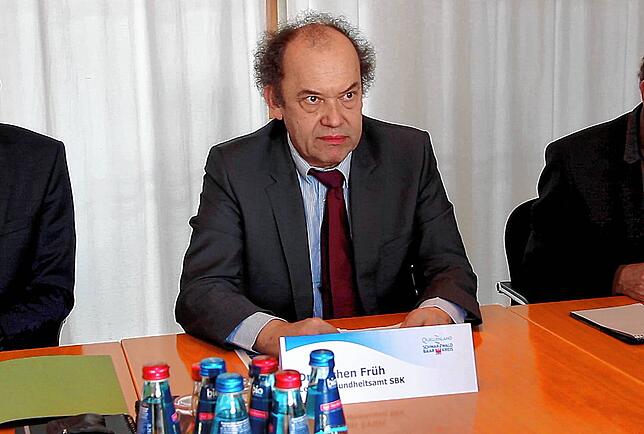 Jochen Früh bei der Corona-Pressekonferenz im Landratsamt