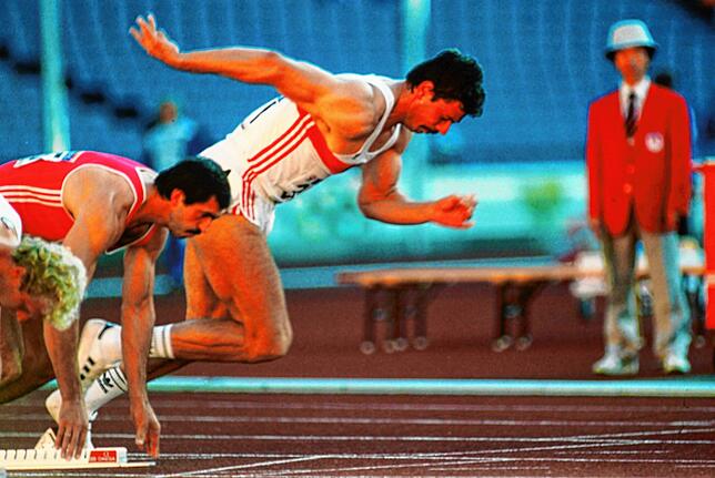 Zehnkämpfer Jürgen Hingsen 1988 in Seoul bei einem seiner drei Fehlstarts, die zur Disqualifikation führten.