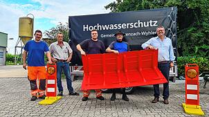 Tobias Benz (rechts) präsentiert zusammen mit (von links) Stephan Zadraschil, Markus Ludwig, Timo Rohloff und John Haberzettl das neue ...