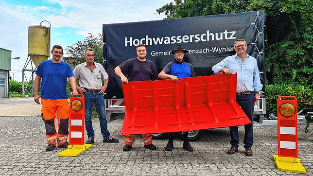 Tobias Benz (rechts) präsentiert zusammen mit (von links) Stephan Zadraschil, Markus Ludwig, Timo Rohloff und John Haberzettl das neue ...