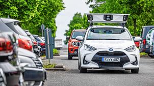 Achtung, Scan-Car: Mir solchen Fahrzeugen, die mit Kamera- und Lasertechnik ausgestattet sind, geht die Stadt im Rahmen eines ...