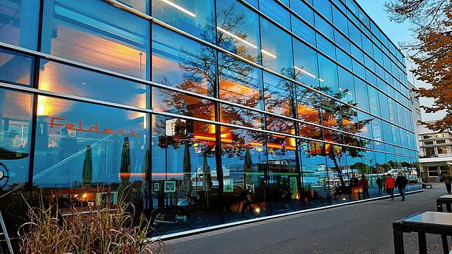 Blick auf das Restaurant Felders in Friedrichshafen: Weil zu dem Lokal in der Innenstadt keine Parkplätze gehören, richtet Betreiber ...