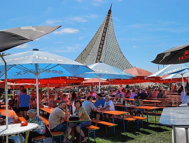 Bild 21: Bilder vom Festbetrieb auf der Promenade beim Hausherrenfest